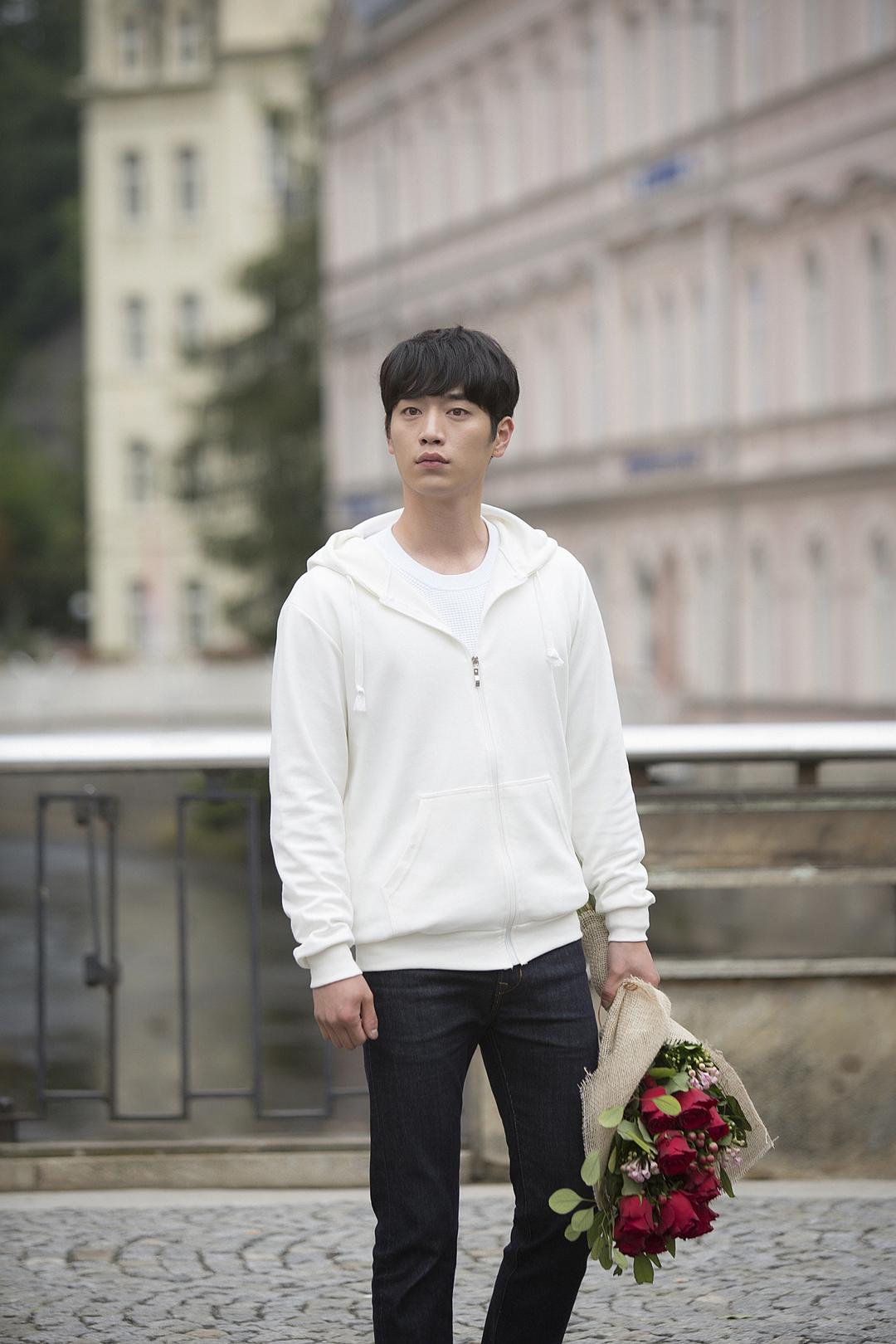 《你也是人类吗?》海报第48张图片