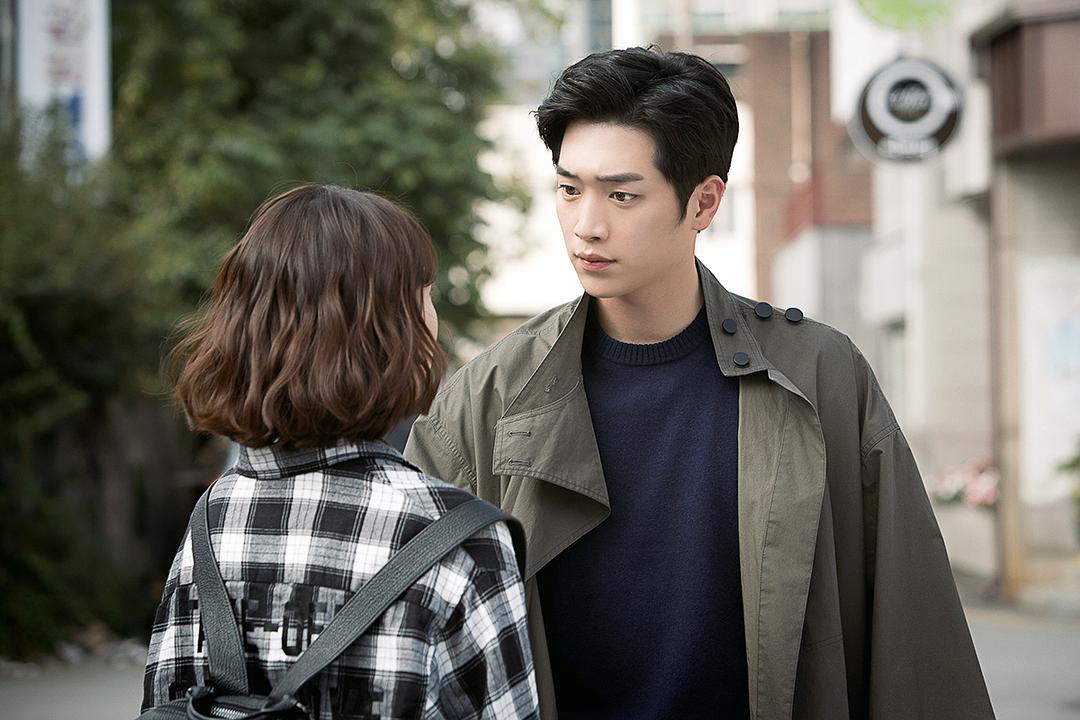 《你也是人类吗?》海报第46张图片