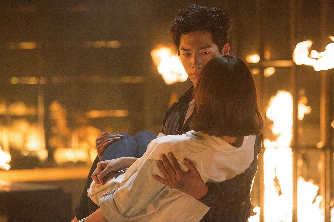 《你也是人类吗?》海报第44张图片