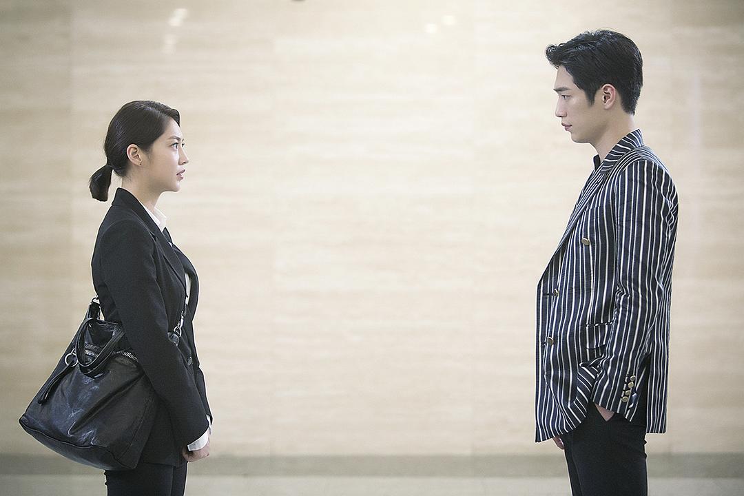 《你也是人类吗?》海报第36张图片