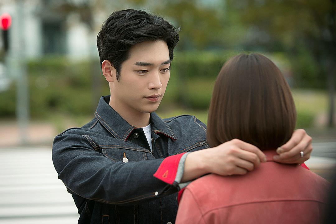 《你也是人类吗?》剧照