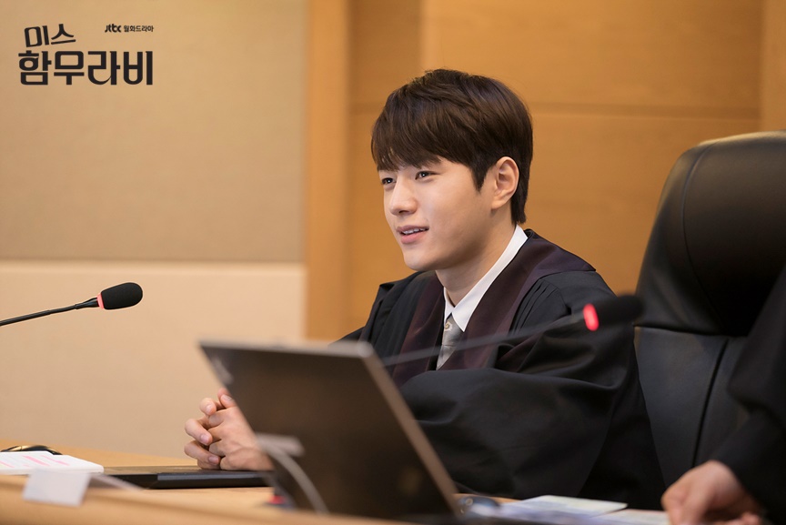 《汉谟拉比小姐》剧照第22张图片