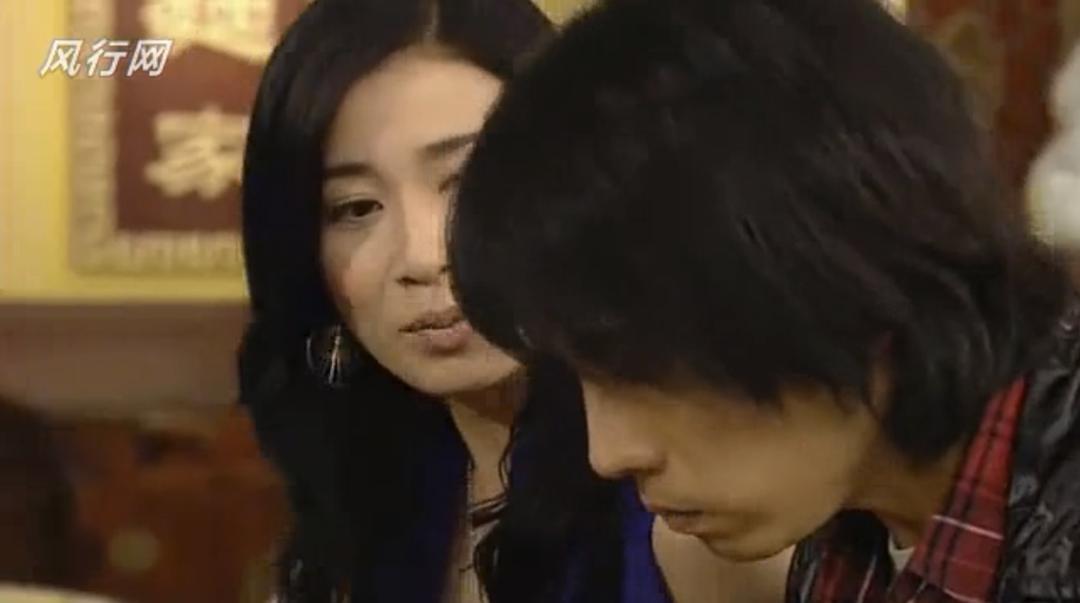 侧脸真是年轻又好看