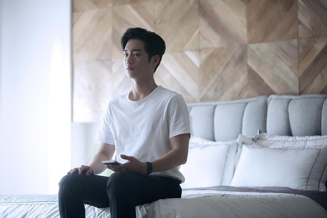 《你也是人类吗?》海报第11张图片