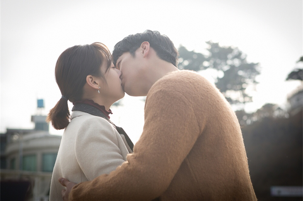 《你也是人类吗?》海报第21张图片