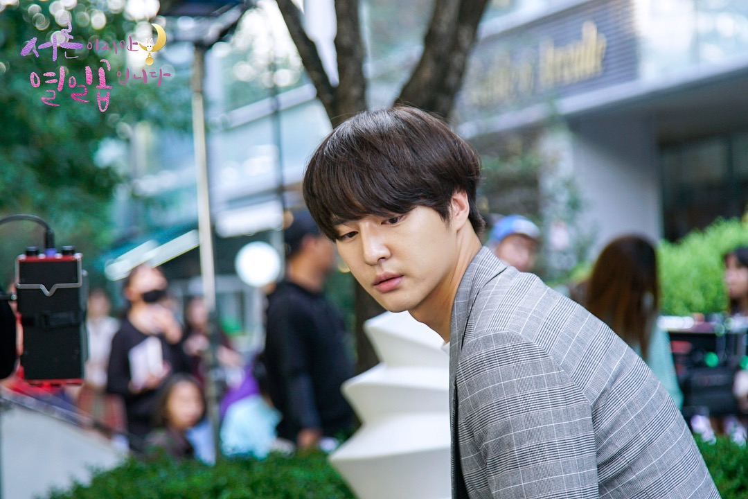 《虽然30但仍17》剧照第23张图片