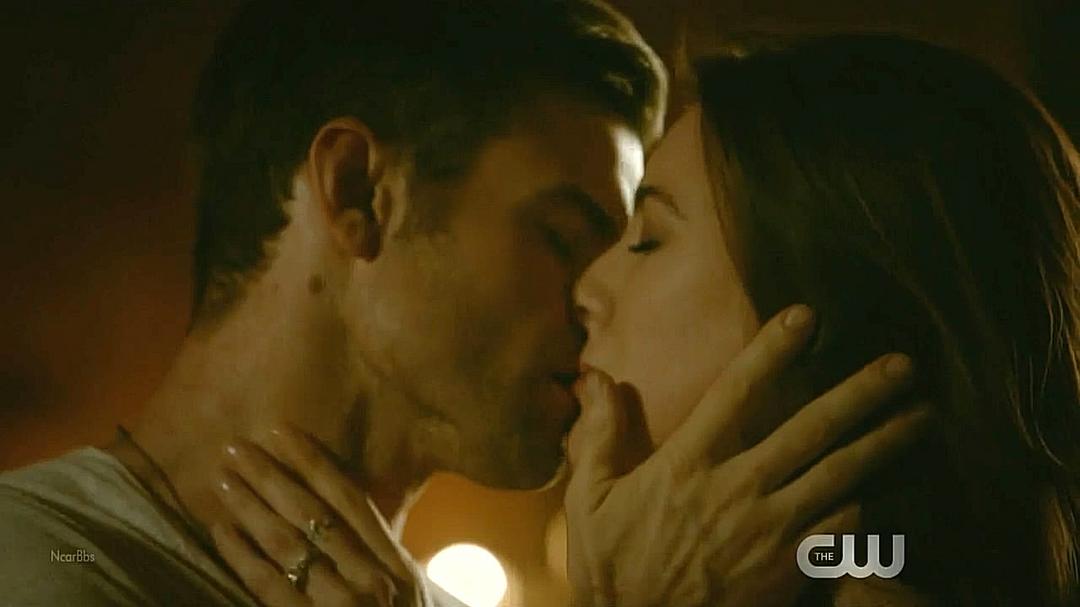 《初代吸血鬼第五季》海报第47张图片