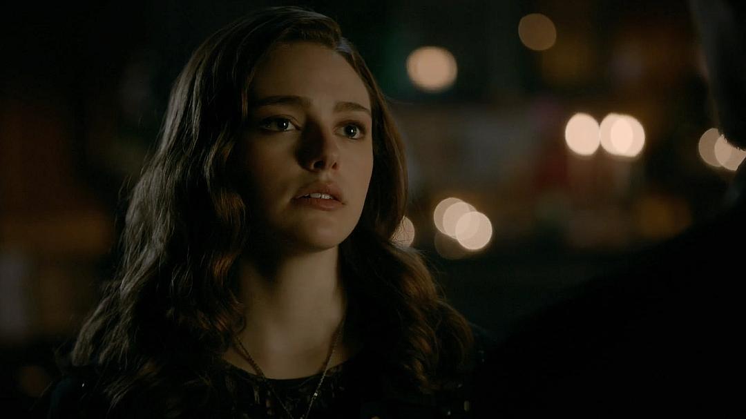 《初代吸血鬼第五季》海报第39张图片