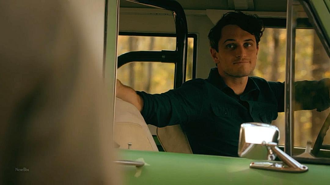 《初代吸血鬼第五季》海报第35张图片