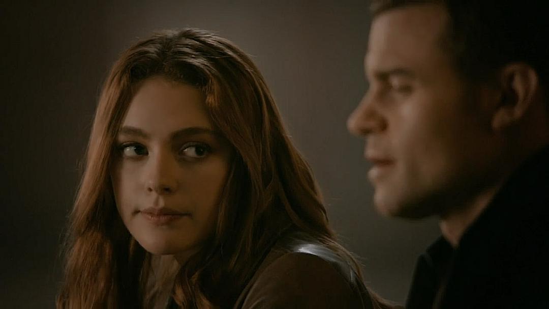 《初代吸血鬼第五季》海报第28张图片