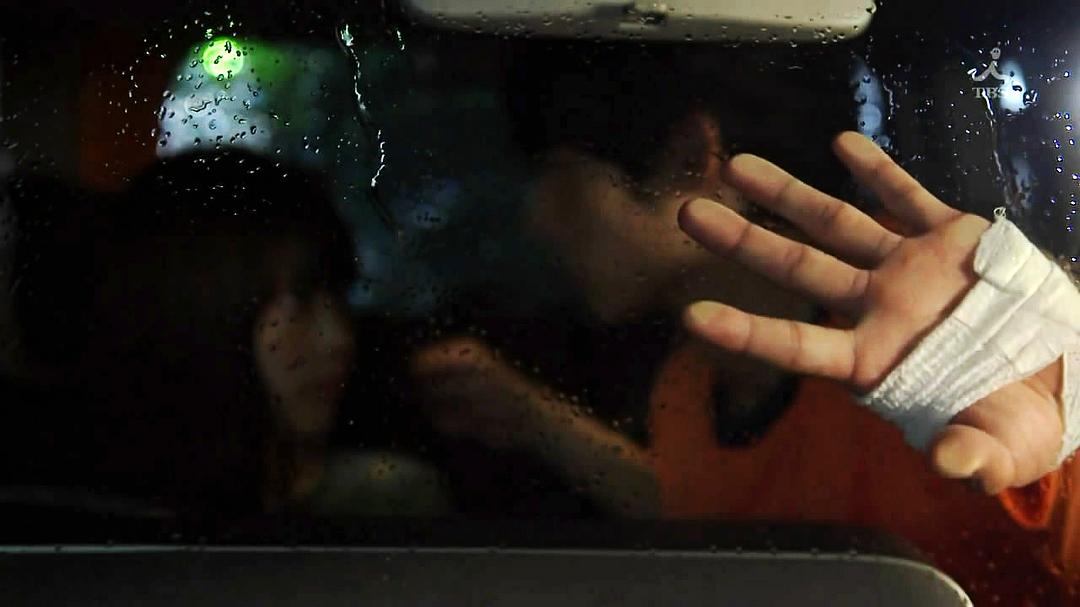 《中学圣日记》剧照第40张图片