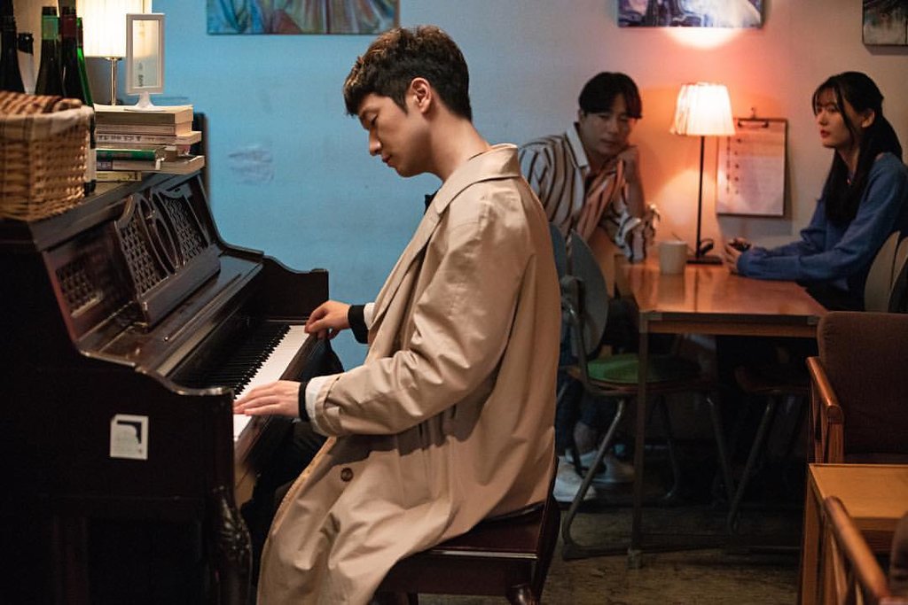 孙锡久(饰李章贤)