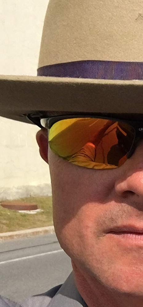 《逃离丹尼莫拉》剧照第31张图片