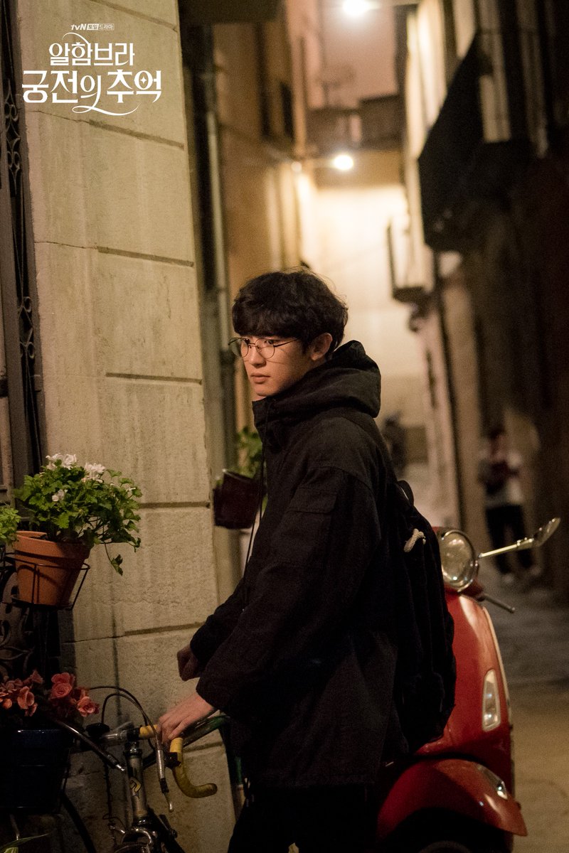 《阿尔罕布拉宫的回忆》剧照第30张图片