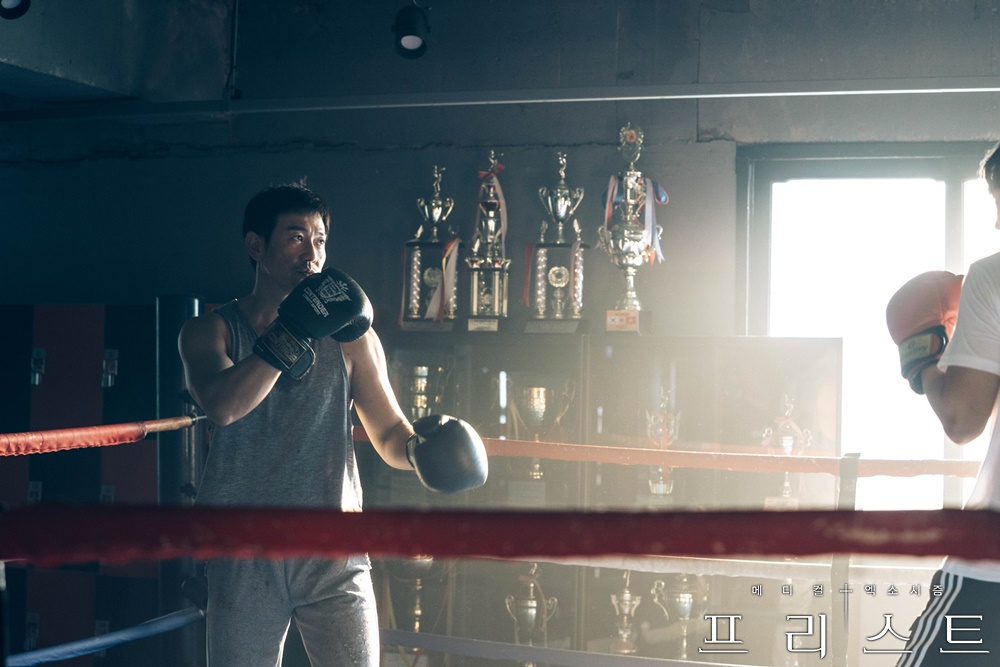 《司祭》海报第3张图片