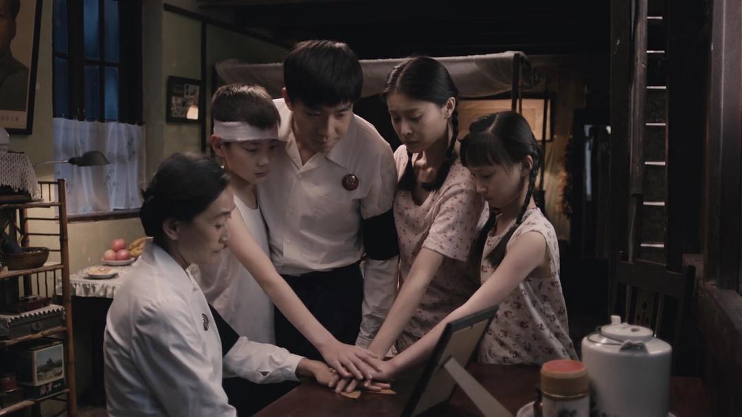 《外滩钟声》剧照第43张图片