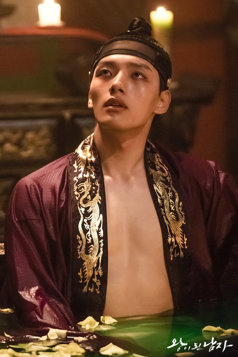 《双面君王》剧照