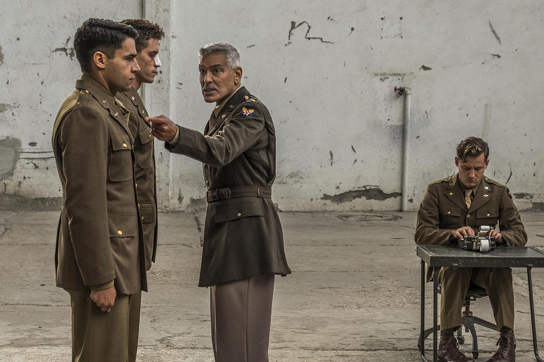 《第二十二条军规》剧照第11张图片