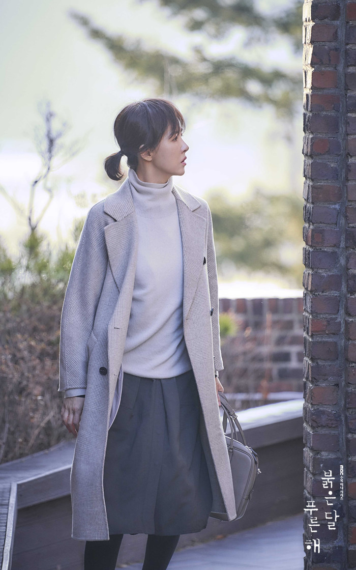 《赤月青日》剧照