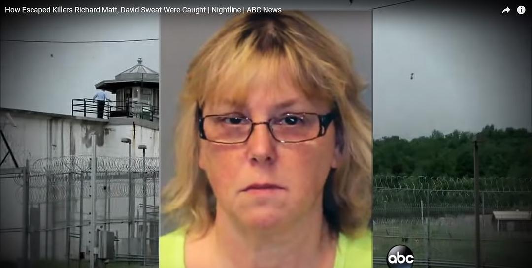 《逃离丹尼莫拉》剧照第39张图片