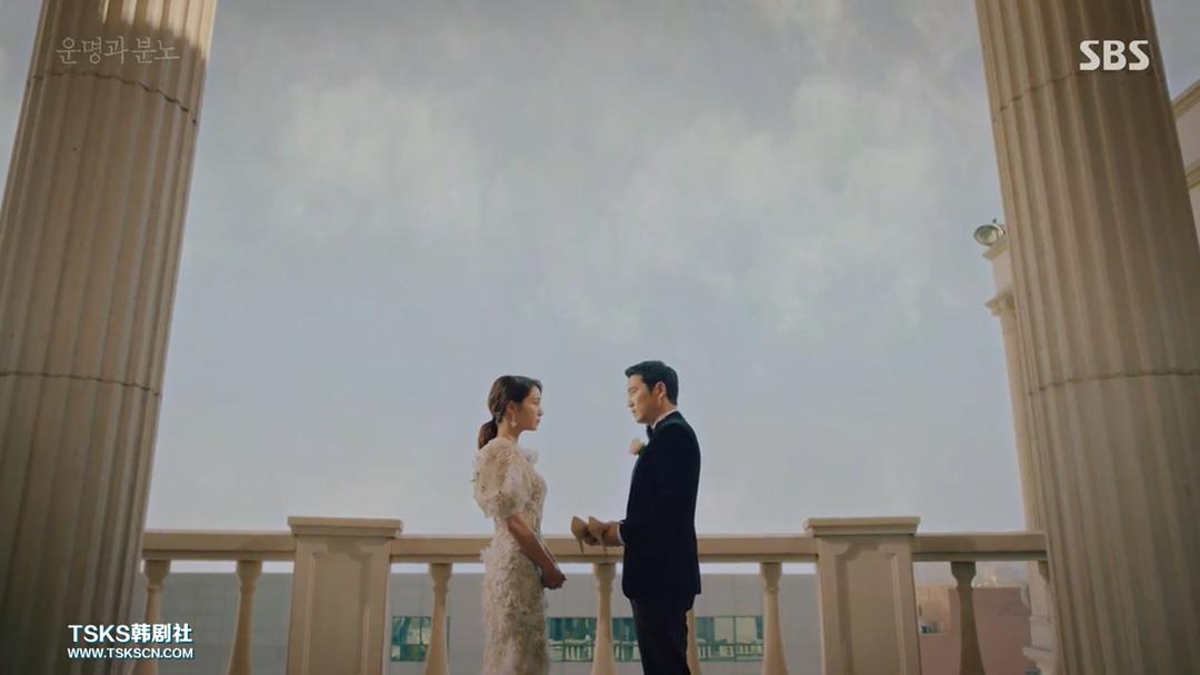 《命运与愤怒》剧照