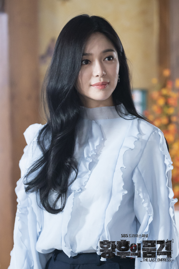 《皇后的品格》剧照