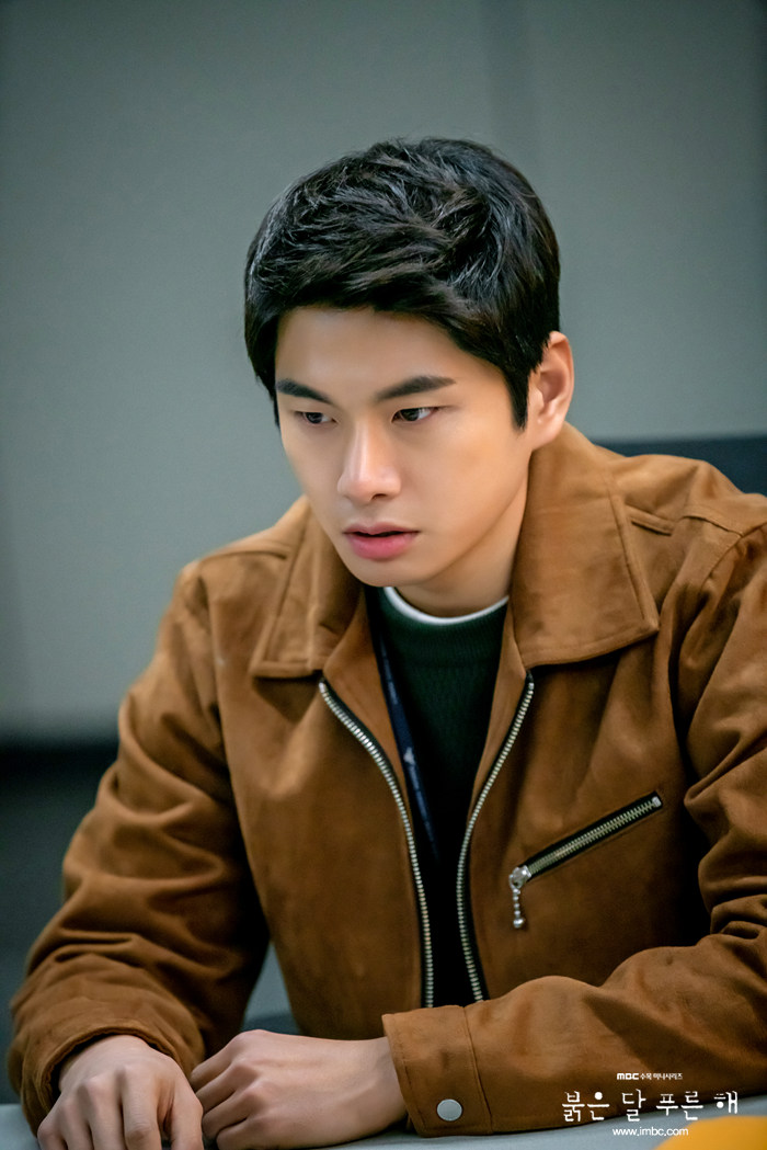 《赤月青日》海报第42张图片