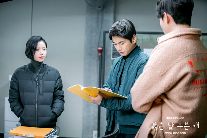 《赤月青日》海报第33张图片