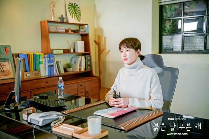 《赤月青日》剧照