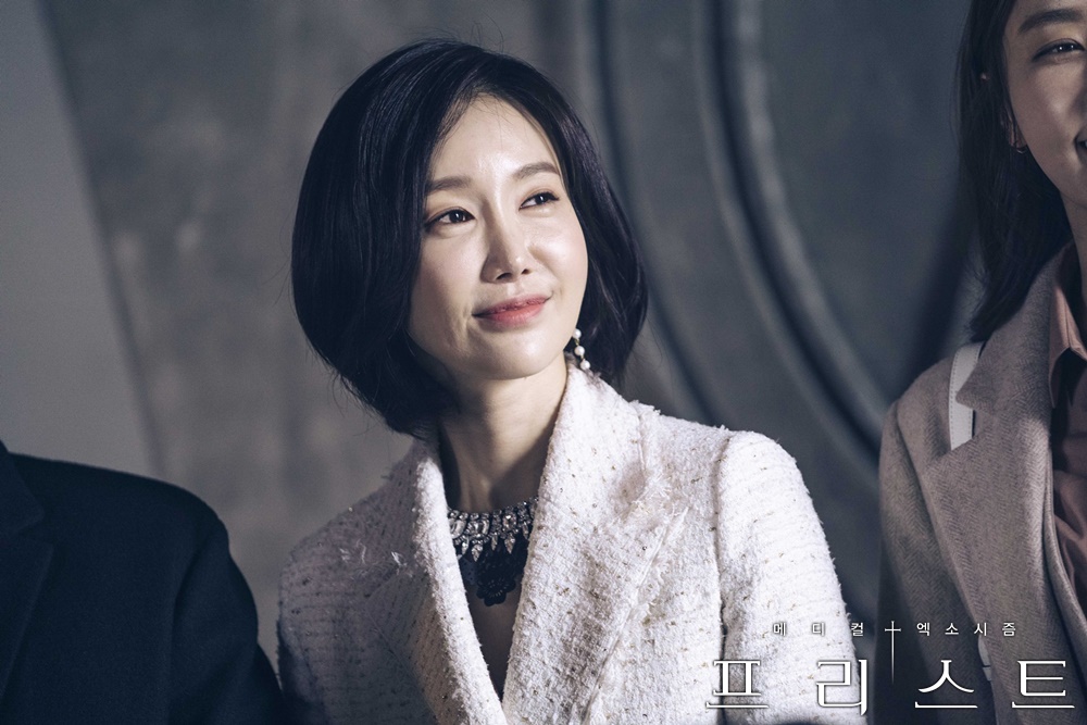 《司祭》海报第24张图片