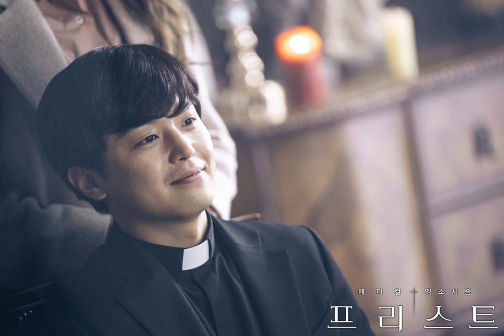 《司祭》海报第22张图片