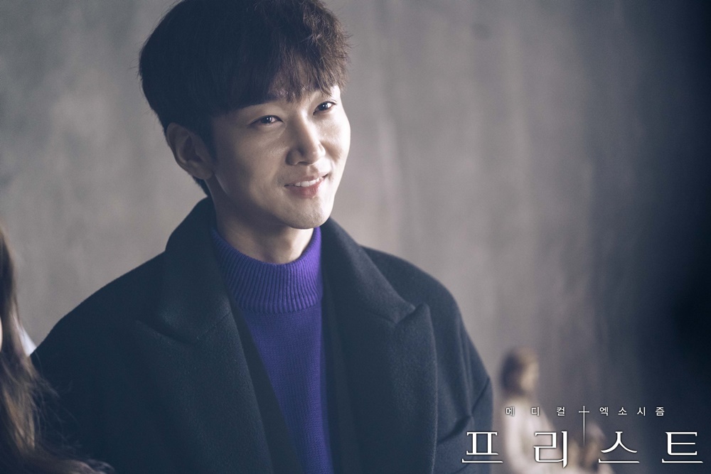 《司祭》海报第16张图片