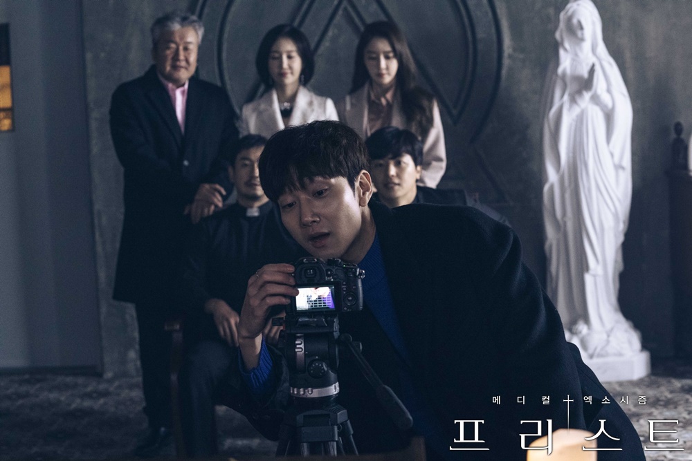 《司祭》海报第12张图片