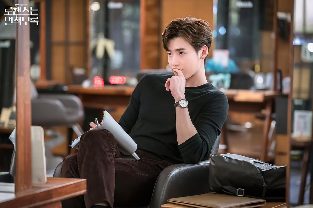 《浪漫是一册副刊》海报第18张图片