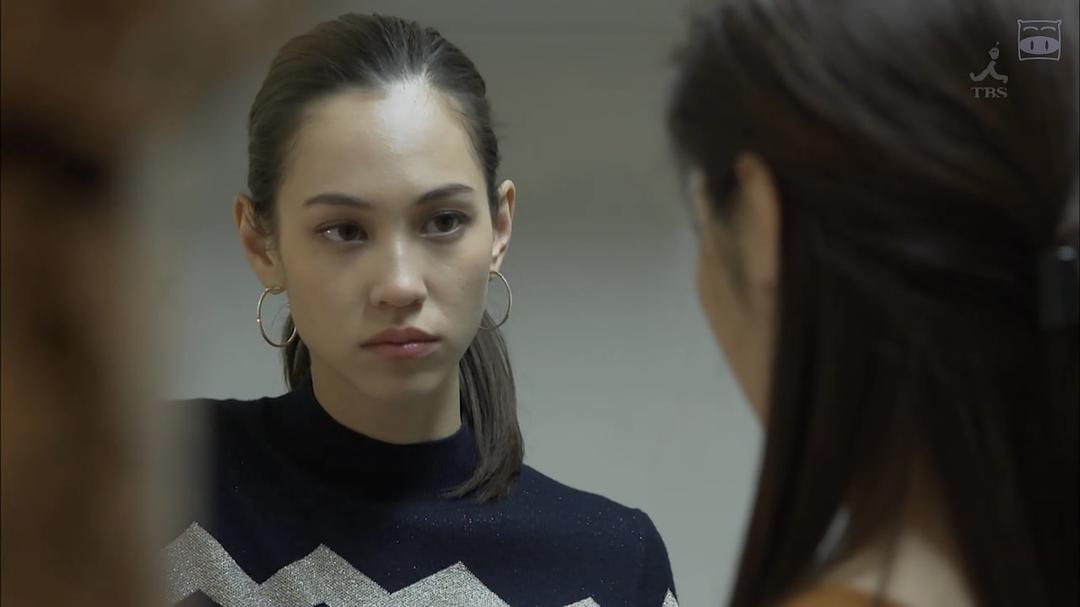 《傲骨贤妻》剧照第41张图片