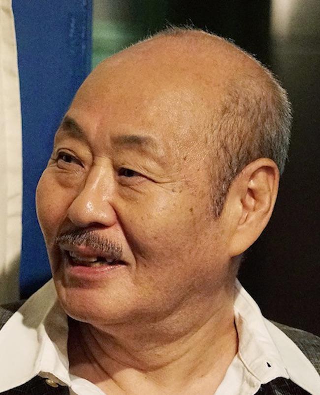 賢治の妻であるエミー...