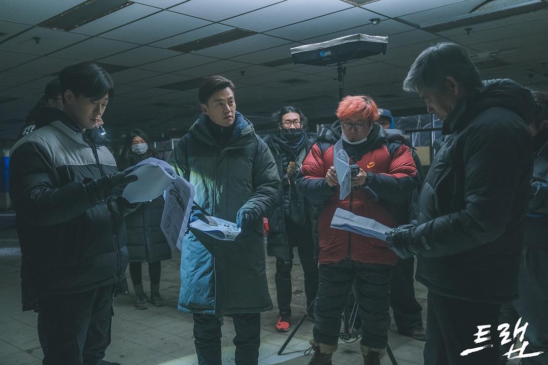 《圈套》海报第52张图片