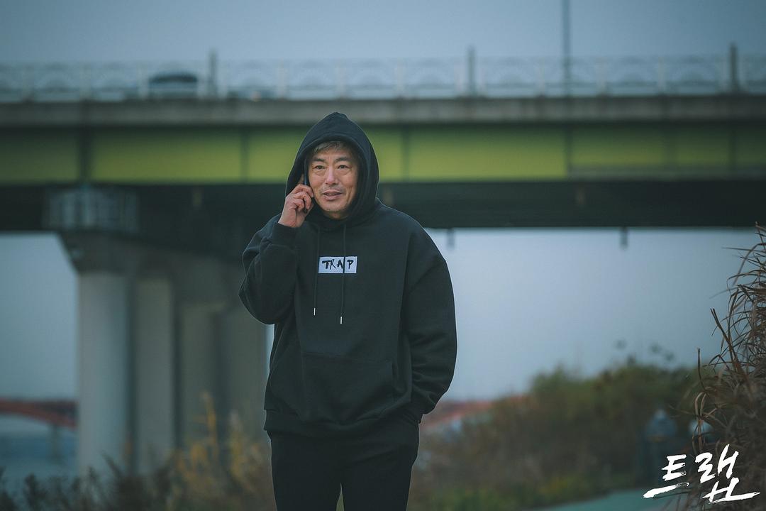 《圈套》海报第45张图片