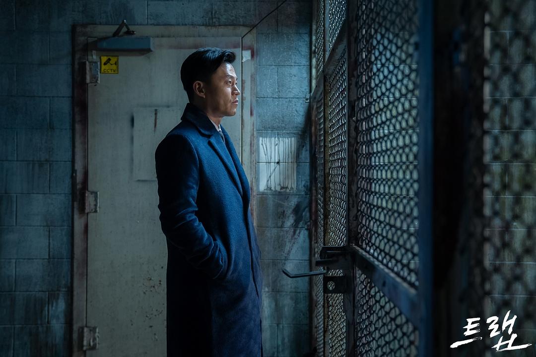 《圈套》海报第43张图片