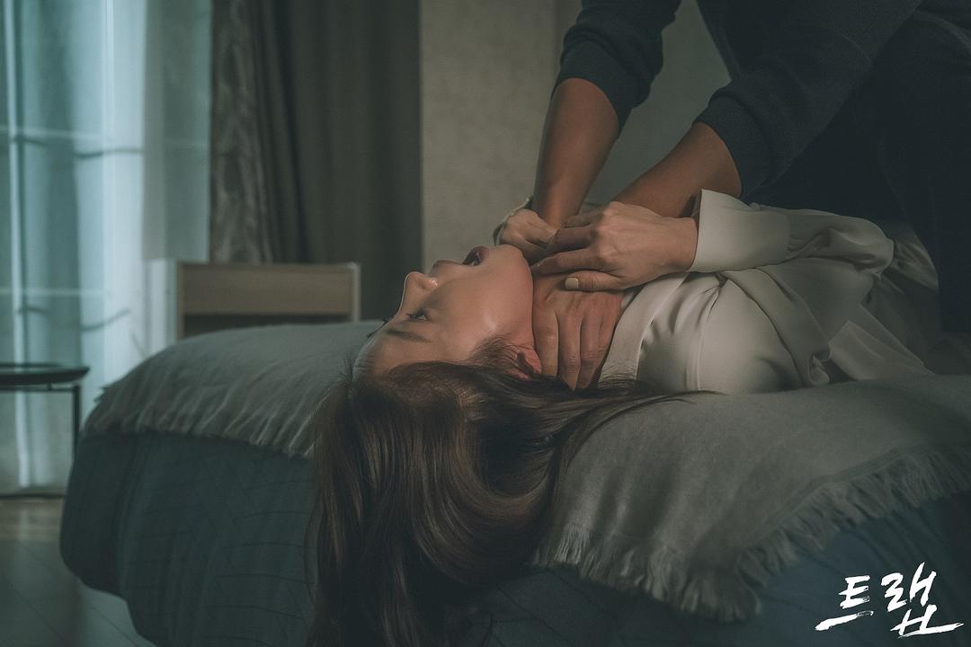 《圈套》海报第32张图片