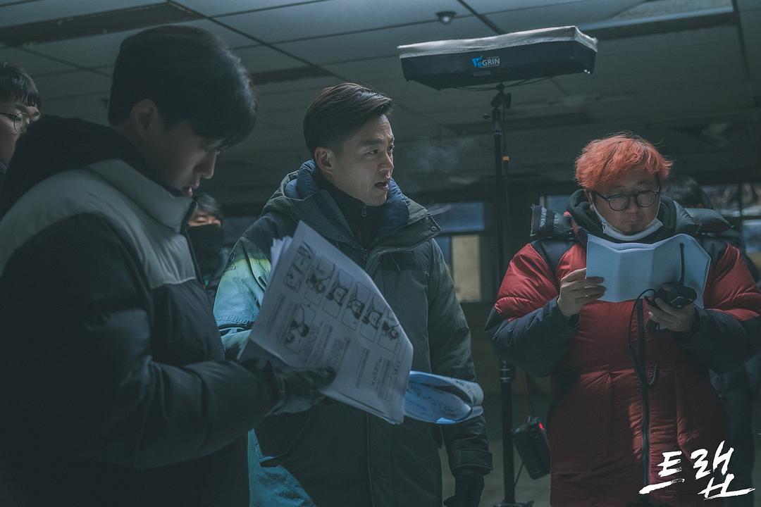 《圈套》海报第22张图片