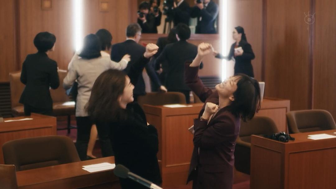 《丑闻专门律师》剧照第50张图片