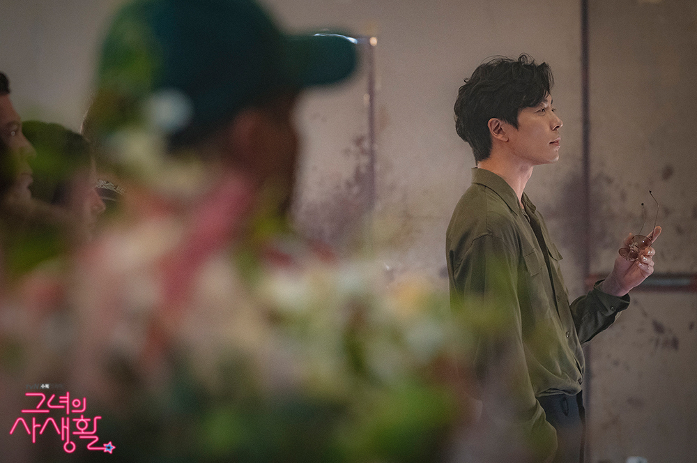 《她的私生活》剧照第18张图片