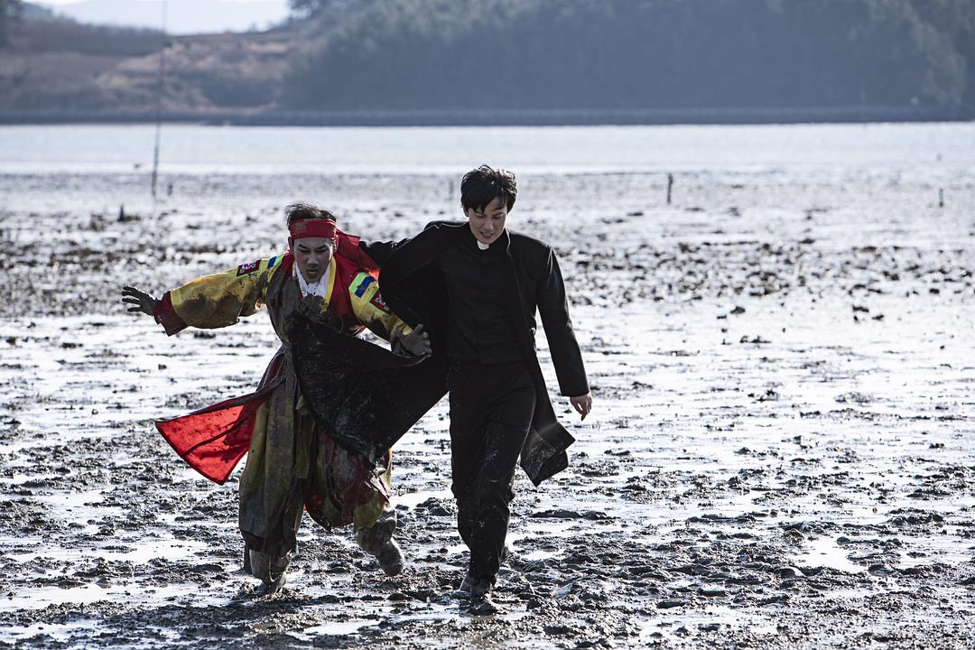 《热血司祭》海报第42张图片