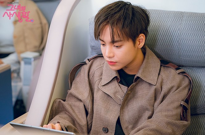 《她的私生活》剧照第39张图片