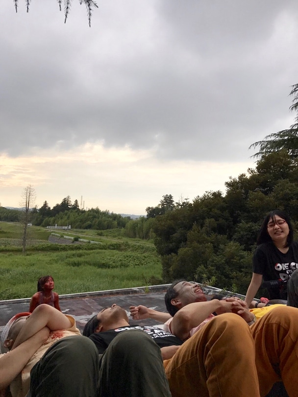 《摄影机不要停！》海报第11张图片