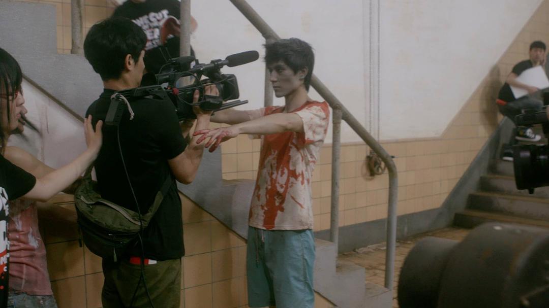 《摄影机不要停！》海报第32张图片