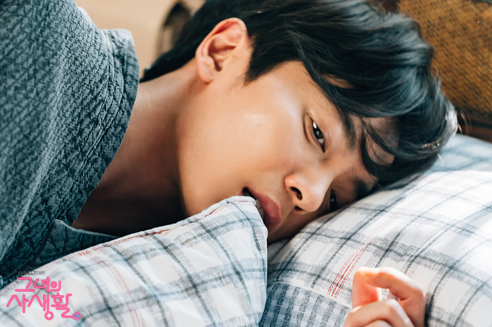 《她的私生活》剧照第17张图片