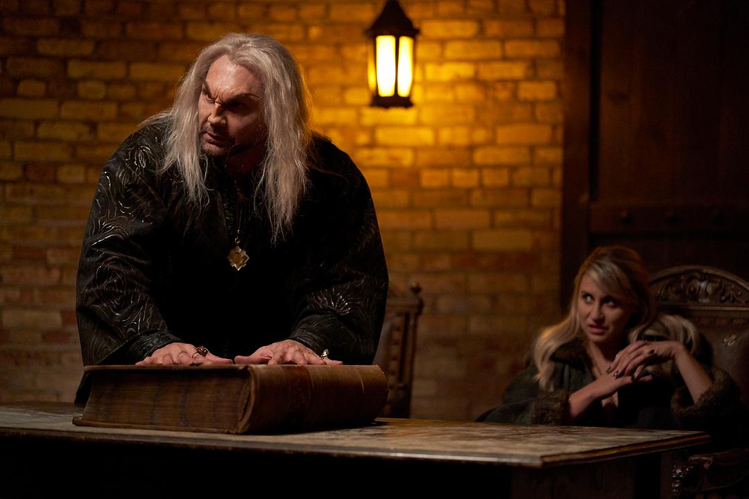 《吸血鬼生活第一季》海报第2张图片