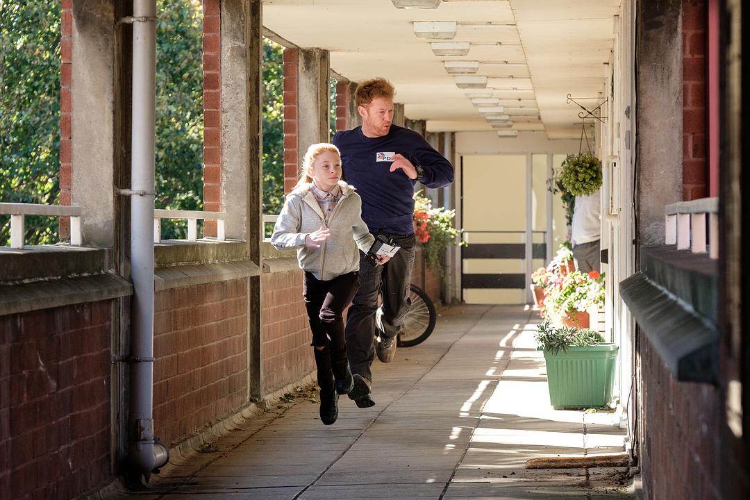 《对不起，我们错过了你》海报